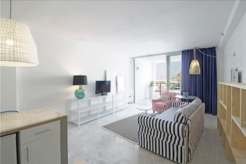 Marina Suites
