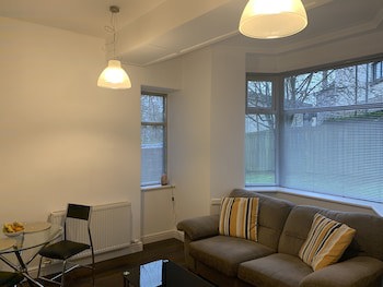 Aberdeen Serviced Apartments - The Lodge