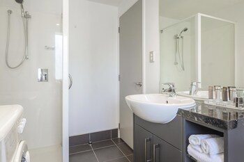 Barclay Suites
