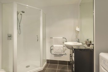 Barclay Suites