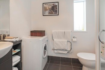 Barclay Suites