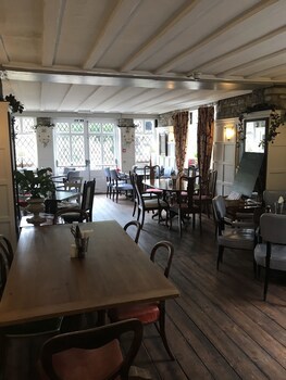 Bankes Arms Hotel