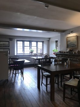 Bankes Arms Hotel