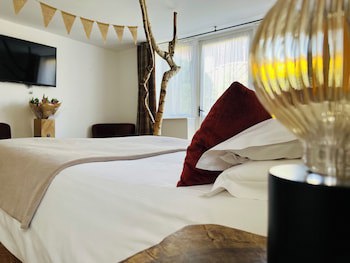 Cottage Lodge Hotel
