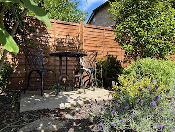 Cottage Lodge Hotel