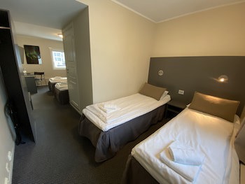 Enter Viking Hotel
