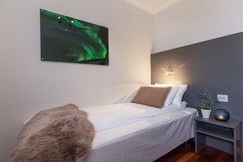 Enter Viking Hotel