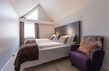 Enter Viking Hotel