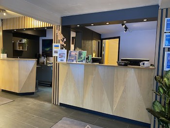 Enter Viking Hotel