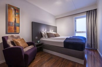 Enter Viking Hotel