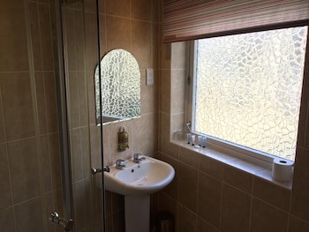 Queenswood Hotel