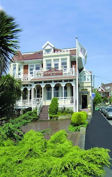 Queenswood Hotel