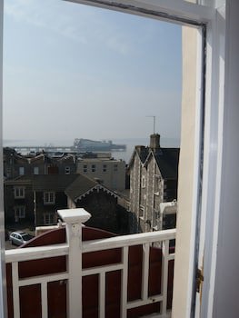 Queenswood Hotel