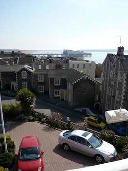 Queenswood Hotel