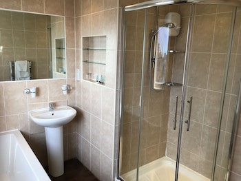 Queenswood Hotel