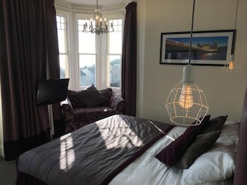 Queenswood Hotel