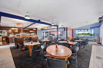 Comfort Inn Westshore Beach