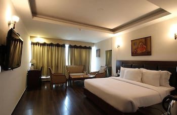Hotel Saptagiri