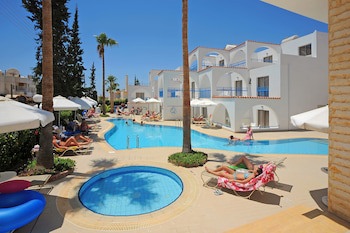 Petrosana Hotel Apartments galeri fotoğrafı
