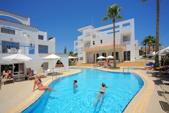 Petrosana Hotel Apartments galeri fotoğrafı