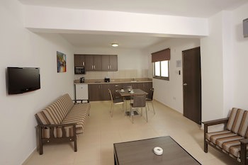 Petrosana Hotel Apartments galeri fotoğrafı