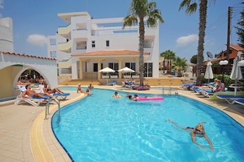 Petrosana Hotel Apartments galeri fotoğrafı