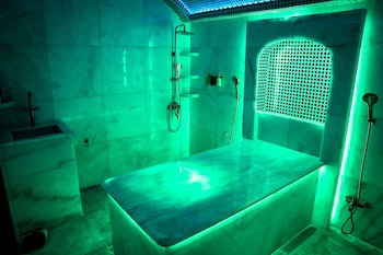 Cristal Hotel Abu Dhabi