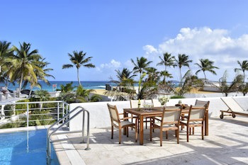 Coral Beach Club Villas & Marina