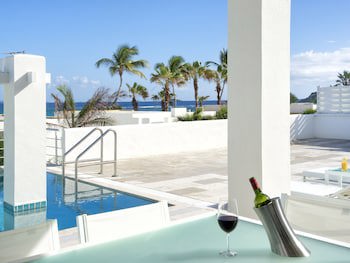Coral Beach Club Villas & Marina