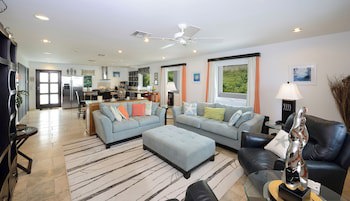 Coral Beach Club Villas & Marina