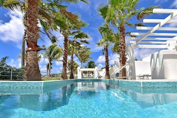 Coral Beach Club Villas & Marina