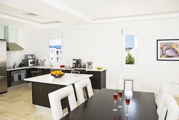 Coral Beach Club Villas & Marina