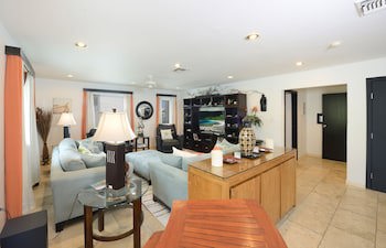 Coral Beach Club Villas & Marina