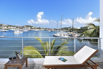 Coral Beach Club Villas & Marina