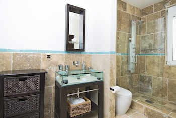 Coral Beach Club Villas & Marina