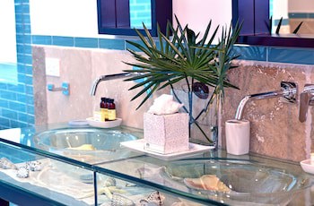 Coral Beach Club Villas & Marina