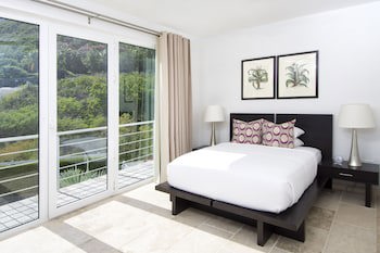 Coral Beach Club Villas & Marina