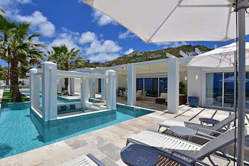 Coral Beach Club Villas & Marina