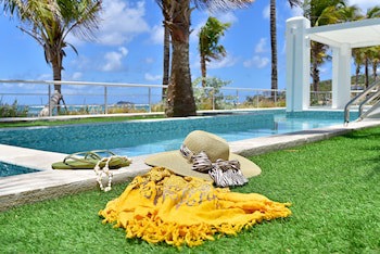 Coral Beach Club Villas & Marina