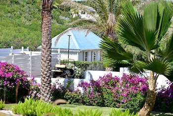Coral Beach Club Villas & Marina