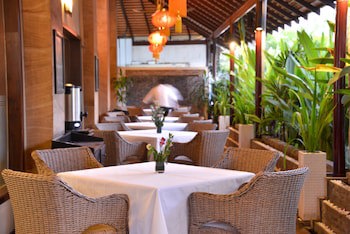 Almond Hotel Sothearos