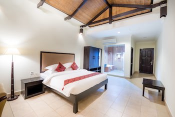 Almond Hotel Sothearos