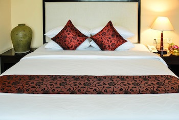 Almond Hotel Sothearos