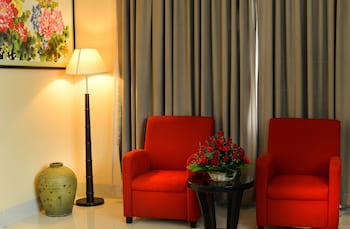 Almond Hotel Sothearos