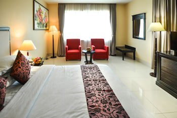 Almond Hotel Sothearos
