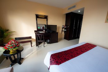 Almond Hotel Sothearos