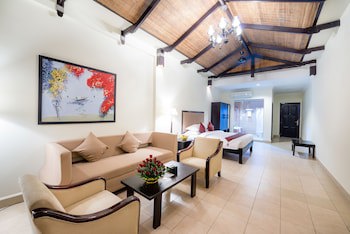 Almond Hotel Sothearos