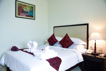 Almond Hotel Sothearos