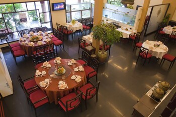Almond Hotel Sothearos