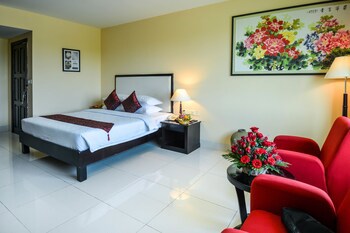 Almond Hotel Sothearos
